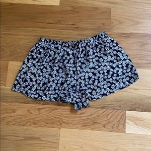 Daisy-print flowy shorts